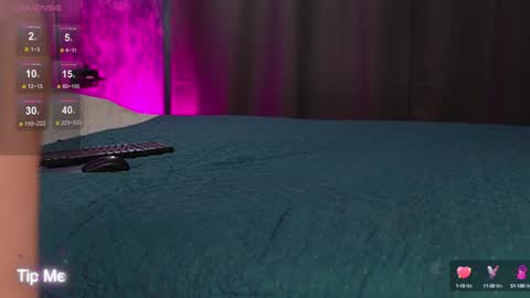 misskristel online show from December 24, 2024, 7:28 am