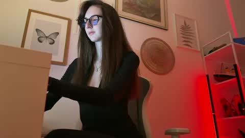 misslalii online show from March 10, 2026, 5:18 pm