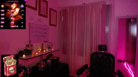 Snapshot of misslana_wn chatting on October 5, 2025, 10:29 pm LanaLul online show from October 5, 2025, 10:29 pm