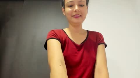 Snapshot of misslatinrose chatting on September 21, 2025, 8:43 pm Rose online show from September 21, 2025, 8:43 pm