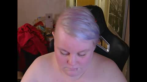 misslj90 online show from April 17, 2026, 8:34 pm