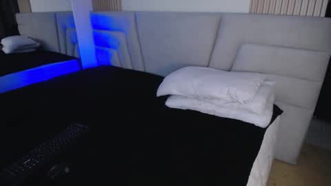 Miss Loise online show from November 4, 2025, 3:38 am