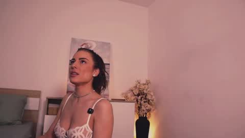 Lullu online show from November 14, 2025, 2:49 pm