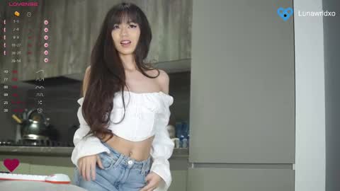 Snapshot of misslunacutie chatting on February 16, 2025, 4:31 am misslunacutie online show from February 16, 2025, 4:31 am