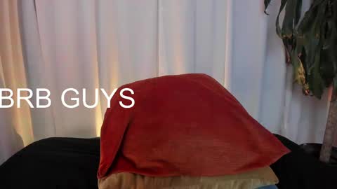 i am lyn online show from February 18, 2025, 10:38 am