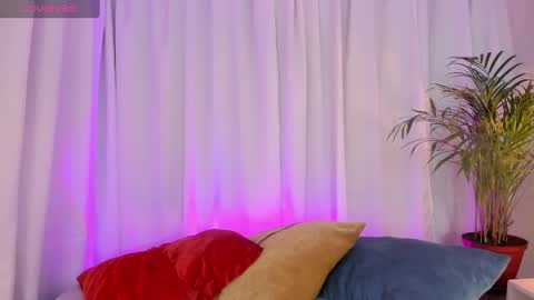 i am lyn online show from March 1, 2025, 3:21 am