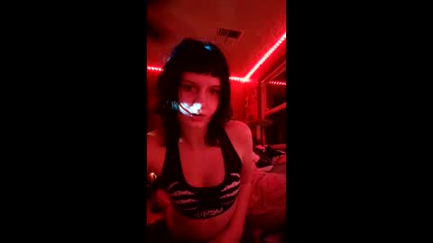 Snapshot of missmacabre666 chatting on January 19, 2026, 7:34 am missmacabre666 online show from January 19, 2026, 7:34 am