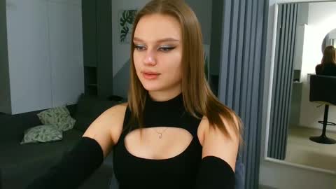 OneGoddess online show from December 2, 2024, 5:59 pm