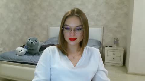 OneGoddess online show from January 28, 2025, 10:01 pm