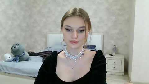 OneGoddess online show from February 4, 2025, 4:39 pm