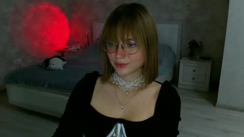 OneGoddess online show from September 30, 2025, 8:03 pm