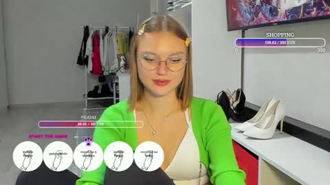 OneGoddess online show from November 12, 2025, 9:25 pm