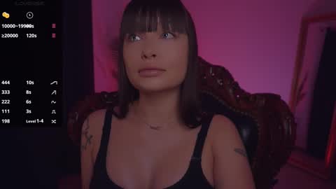 LUXXANDRA online show from February 10, 2025, 5:25 am