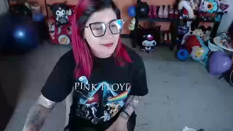 Miss Mia online show from September 15, 2025, 2:06 pm