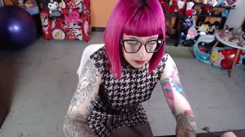 Miss Mia online show from January 14, 2026, 2:33 pm