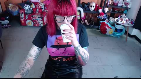 Miss Mia online show from February 15, 2026, 6:15 pm