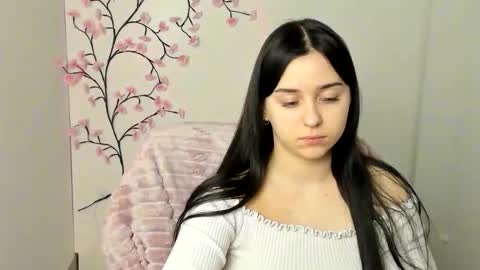 Mia online show from March 28, 2026, 1:05 am