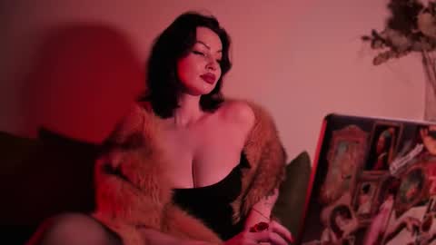   online show from October 26, 2025, 12:33 pm