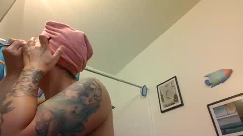 MissMona online show from May 23, 2026, 10:25 pm