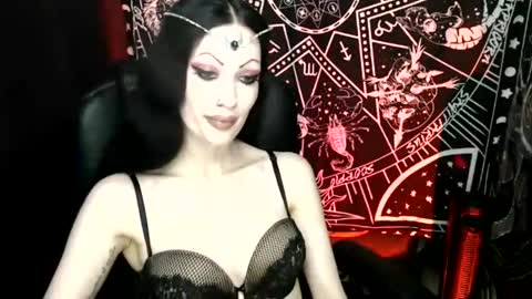 Snapshot of missmoondoll chatting on January 4, 2025, 7:03 am MissMoonDoll online show from January 4, 2025, 7:03 am