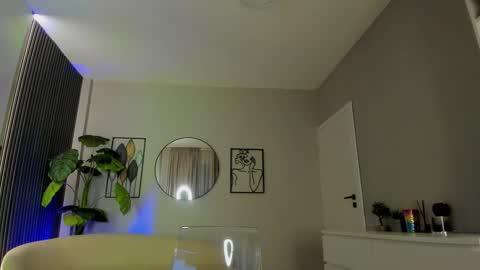 Snapshot of missobsidian chatting on February 19, 2026, 9:00 pm Miss Obsidian online show from February 19, 2026, 9:00 pm