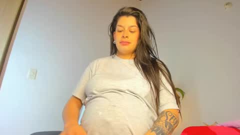 Snapshot of misspaulag chatting on February 10, 2025, 5:36 am misspaulag online show from February 10, 2025, 5:36 am