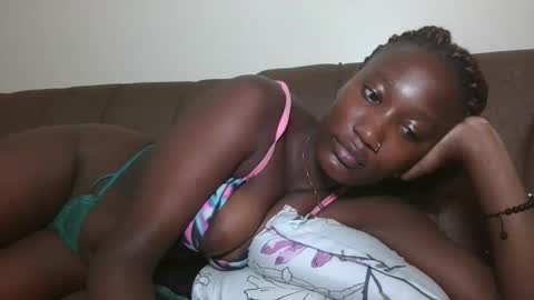 pretty gal online show from November 9, 2025, 2:10 am