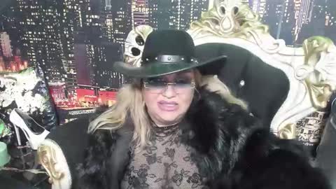 Snapshot of missqueent chatting on November 18, 2025, 12:05 am QueenT online show from November 18, 2025, 12:05 am