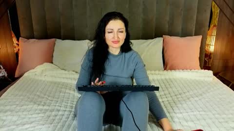 Snapshot of missrossi chatting on December 19, 2025, 2:46 pm missrossi online show from December 19, 2025, 2:46 pm