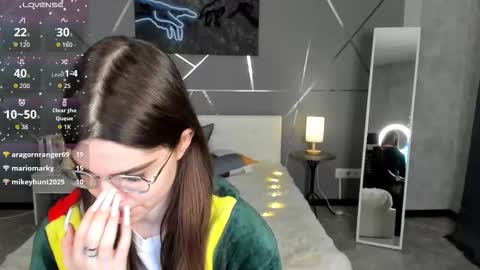 misss_evelyne online show from December 21, 2025, 1:35 am