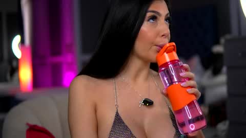 Snapshot of misss_megann chatting on April 3, 2026, 8:45 am Megann online show from April 3, 2026, 8:45 am