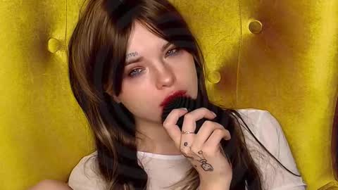 Snapshot of missslola chatting on October 12, 2025, 2:05 pm Misss Lola Angel online show from October 12, 2025, 2:05 pm