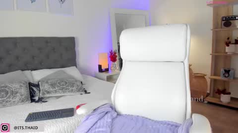 Fernanda Davila online show from February 11, 2025, 11:22 pm