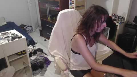 Snapshot of missthon chatting on April 21, 2026, 9:26 am missthon online show from April 21, 2026, 9:26 am