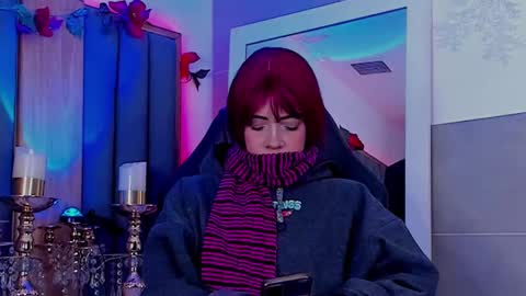 Snapshot of misstomie_ chatting on February 13, 2025, 4:07 pm Tomiehelp me get to 100 thumbs up online show from February 13, 2025, 4:07 pm