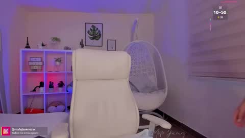 Mafe Jimenez online show from November 12, 2025, 1:00 pm