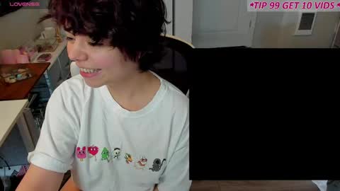 V Nessa online show from April 22, 2026, 6:42 pm