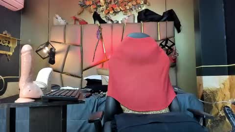 Snapshot of missvictoriia chatting on May 9, 2026, 1:05 pm Victoria online show from May 9, 2026, 1:05 pm