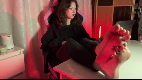 misswishh online show from October 3, 2025, 5:54 pm