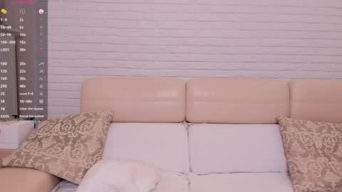 missxcaprice online show from April 15, 2026, 3:02 am