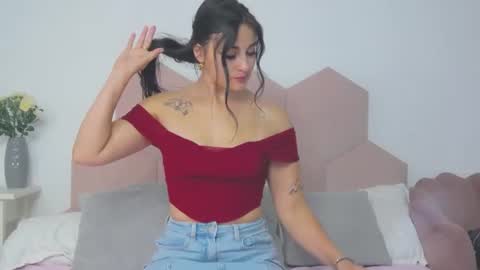 Snapshot of missyross_ chatting on August 1, 2026, 6:18 pm Elly online show from August 1, 2026, 6:18 pm