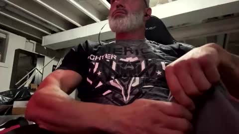 AJ online show from November 13, 2025, 3:16 am