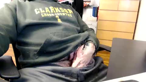 Snapshot of mister_crowne chatting on December 31, 2024, 6:46 pm mister_crowne online show from December 31, 2024, 6:46 pm