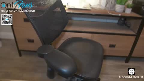 MISTER DILF  online show from March 5, 2025, 10:10 pm