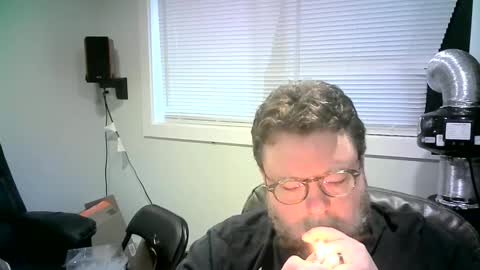 Mr. Happy online show from January 3, 2025, 5:53 pm