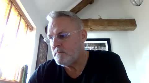 Snapshot of misterblivs chatting on April 8, 2026, 8:25 am Misterblivs online show from April 8, 2026, 8:25 am
