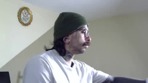 misternocturne online show from December 4, 2025, 4:05 pm