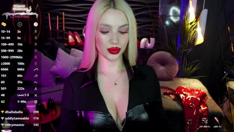 Snapshot of mistress_darsy chatting on December 22, 2024, 12:05 pm Darsy online show from December 22, 2024, 12:05 pm