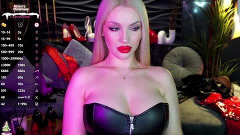 Snapshot of mistress_darsy chatting on December 24, 2024, 9:17 am Darsy online show from December 24, 2024, 9:17 am
