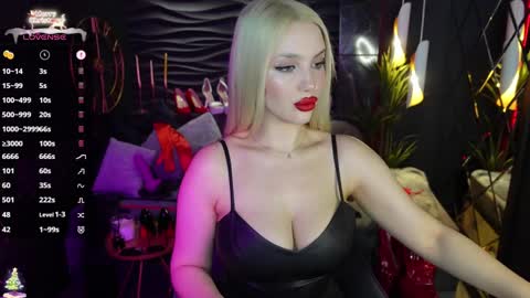 Snapshot of mistress_darsy chatting on December 26, 2024, 8:00 pm Darsy online show from December 26, 2024, 8:00 pm